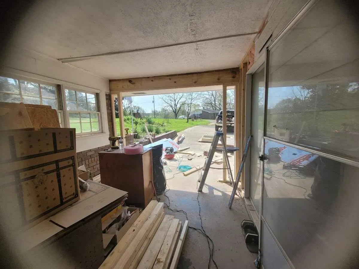 Air movers and dehumidifier for Water Mitigation Services in Winchester